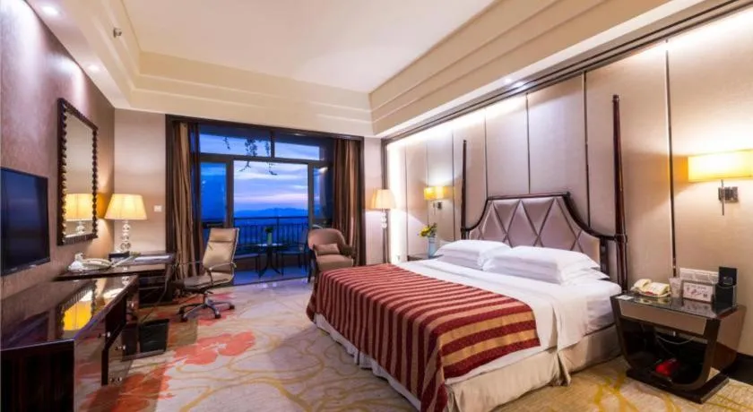 Bed in Country Garden Phoenix Hotel Jurong