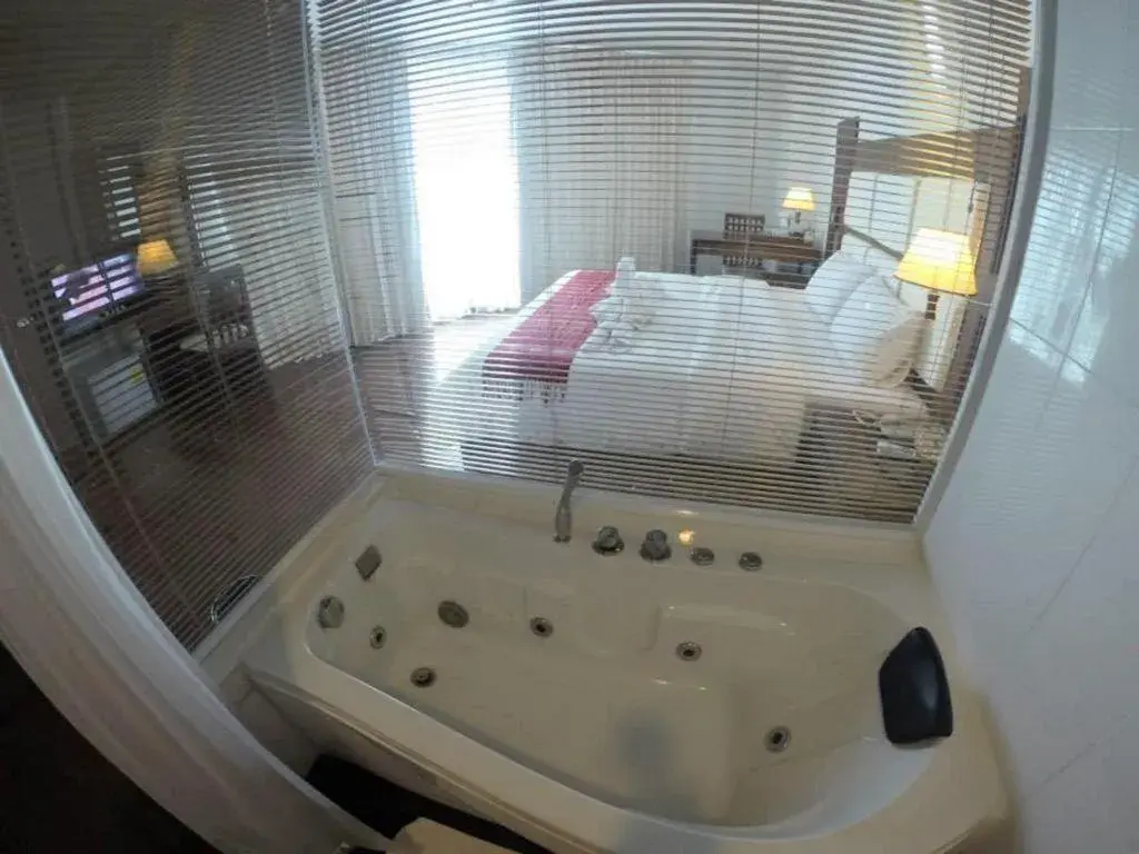 Bed in River City Hotel Bed in River City Hotel