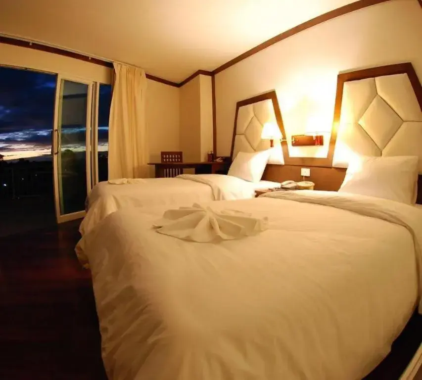 Bed in River City Hotel Bed in River City Hotel