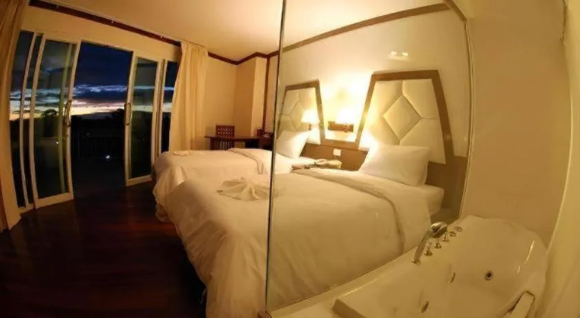 Bed in River City Hotel