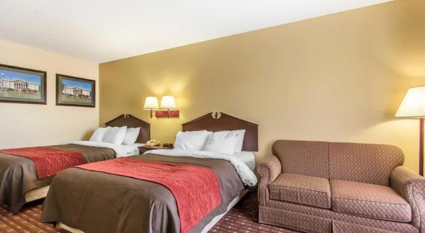 Bed in Quality Inn Andalusia