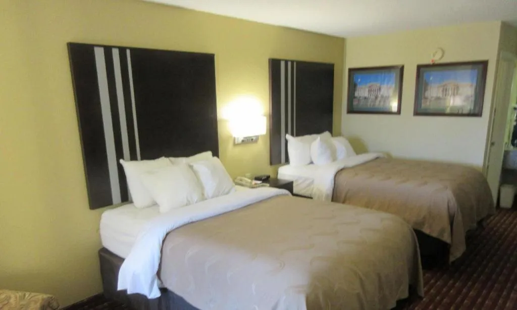 Bed in Quality Inn Andalusia