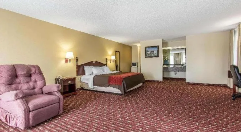 Bed in Quality Inn Andalusia