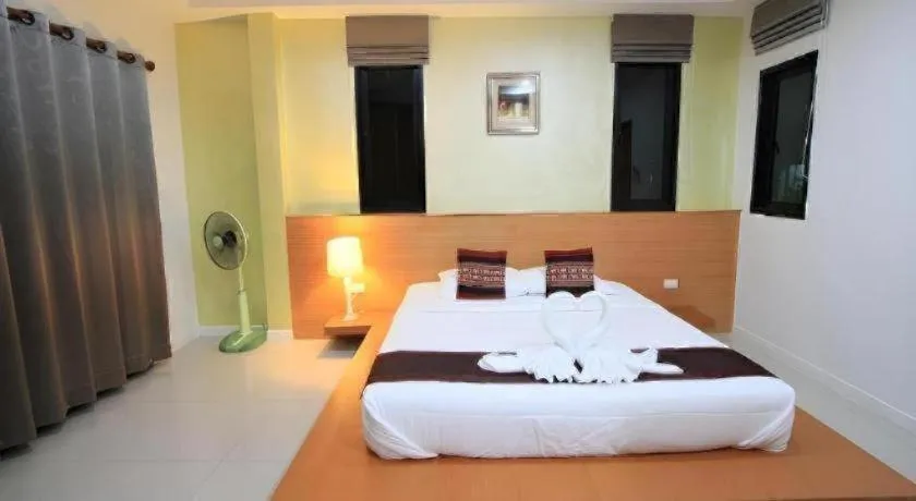 Bed in Phakawan Hotel