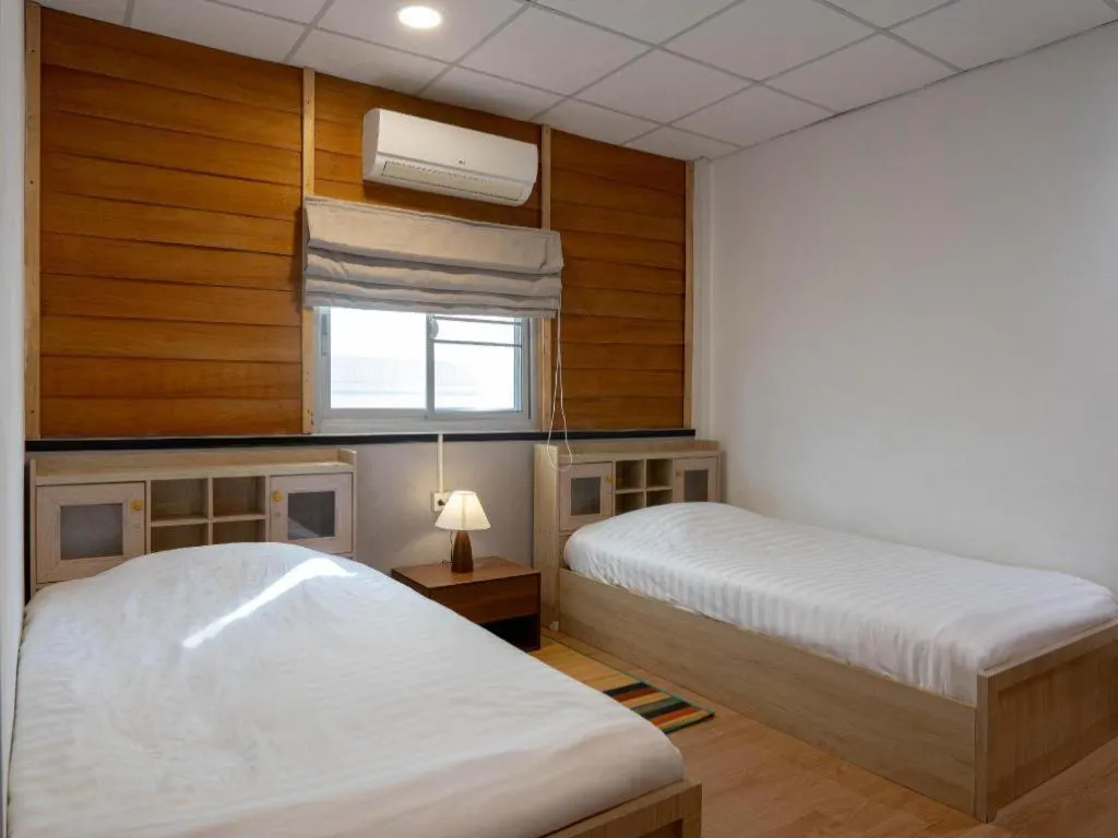 Bed in THE GOOSE HOUSE UBON