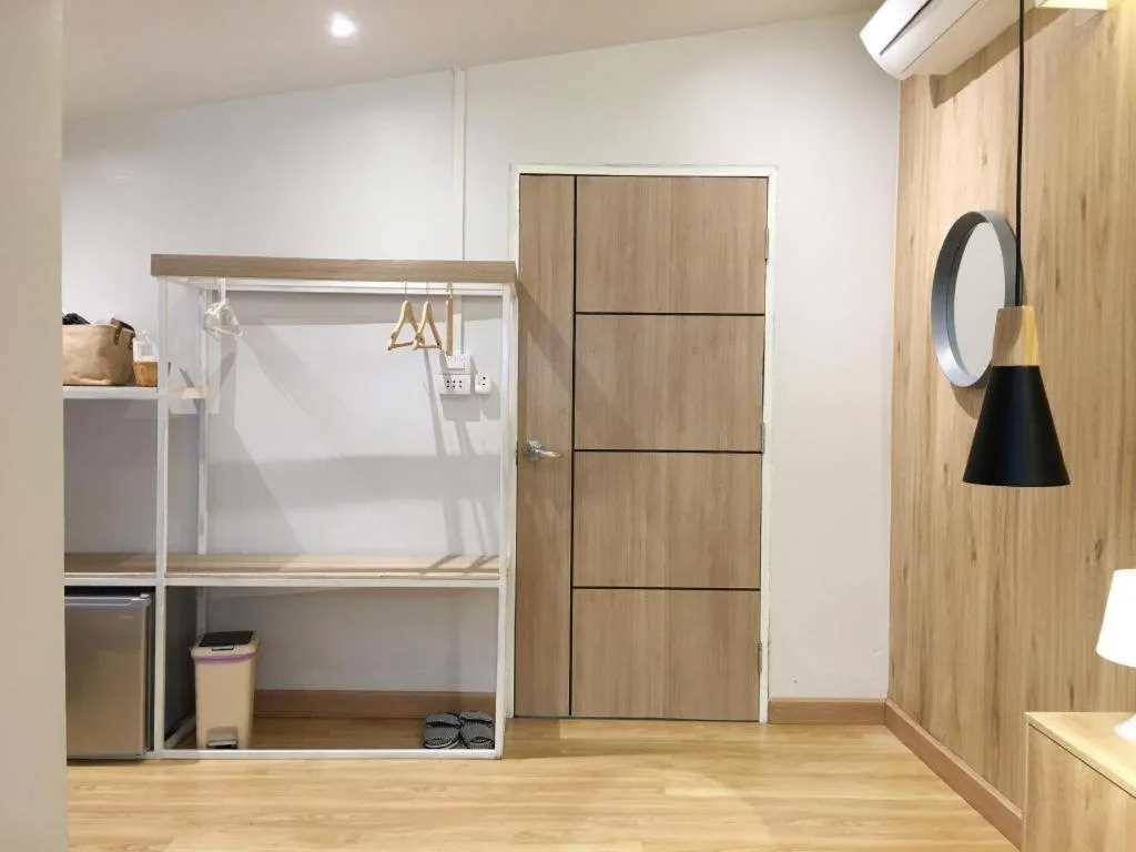 THE GOOSE HOUSE UBON