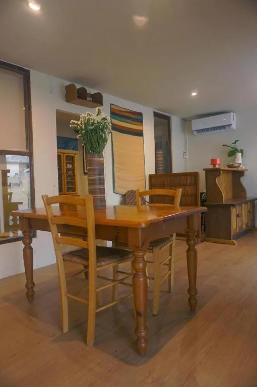 THE GOOSE HOUSE UBON