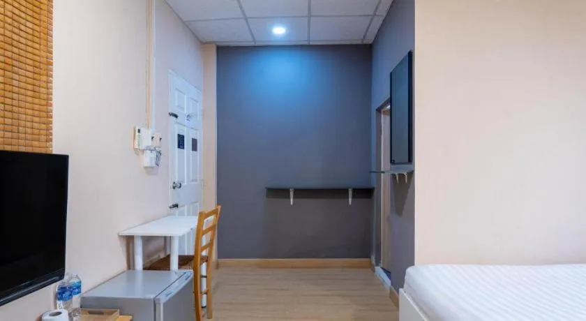 Bed in THE GOOSE HOUSE UBON