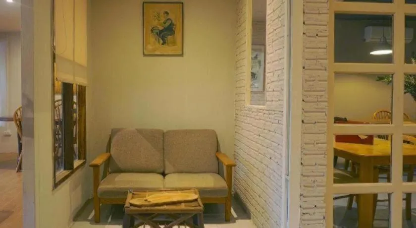 THE GOOSE HOUSE UBON