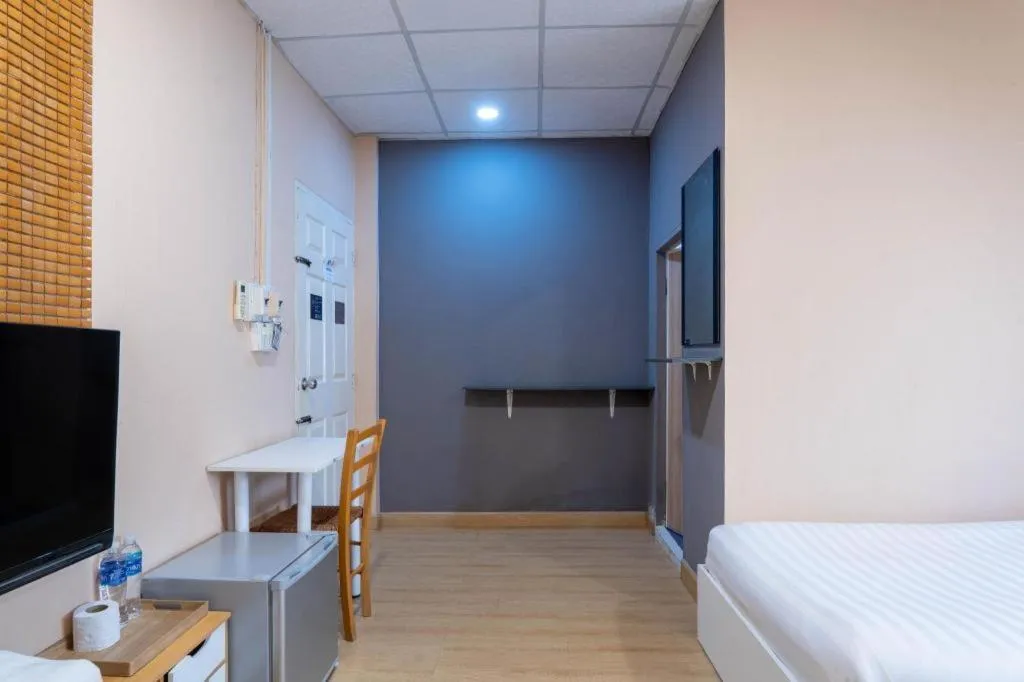 Bed in THE GOOSE HOUSE UBON