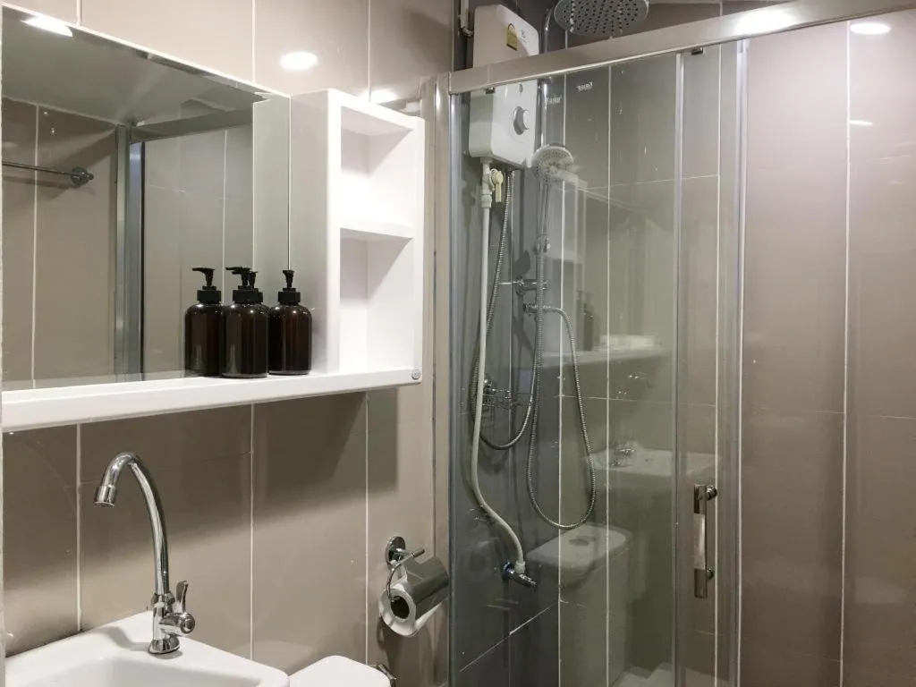 THE GOOSE HOUSE UBON