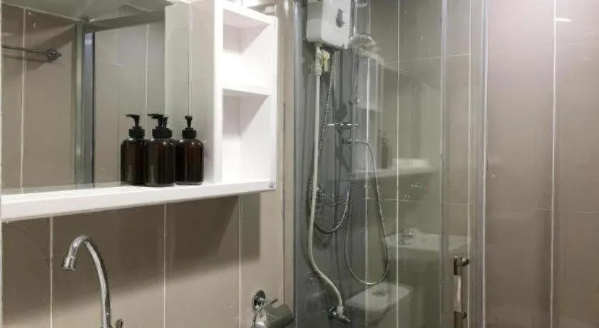 THE GOOSE HOUSE UBON