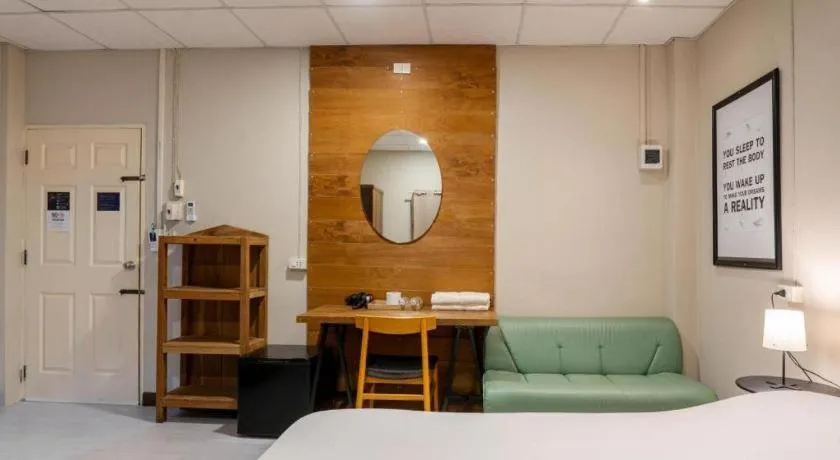 Bed in THE GOOSE HOUSE UBON