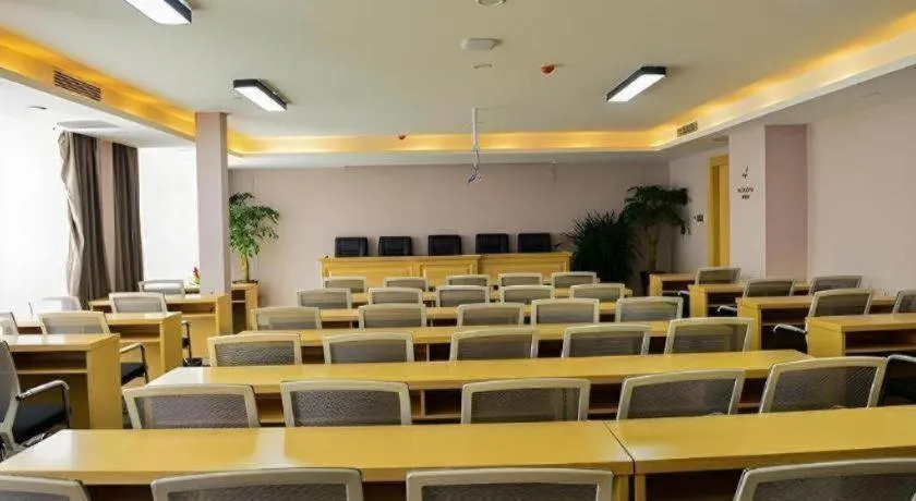 Lavande Hotel·Xishuangbanna Jinghong Songkran Square