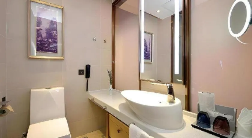 Lavande Hotel·Xishuangbanna Jinghong Songkran Square