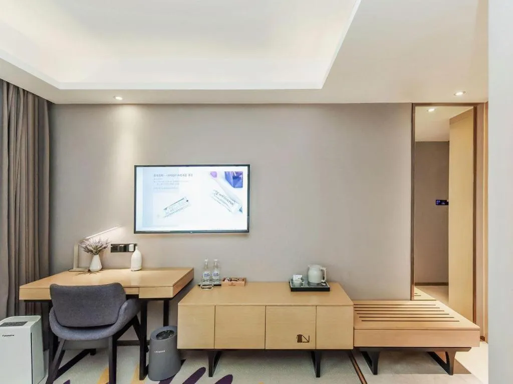 Lavande Hotel·Xishuangbanna Jinghong Songkran Square