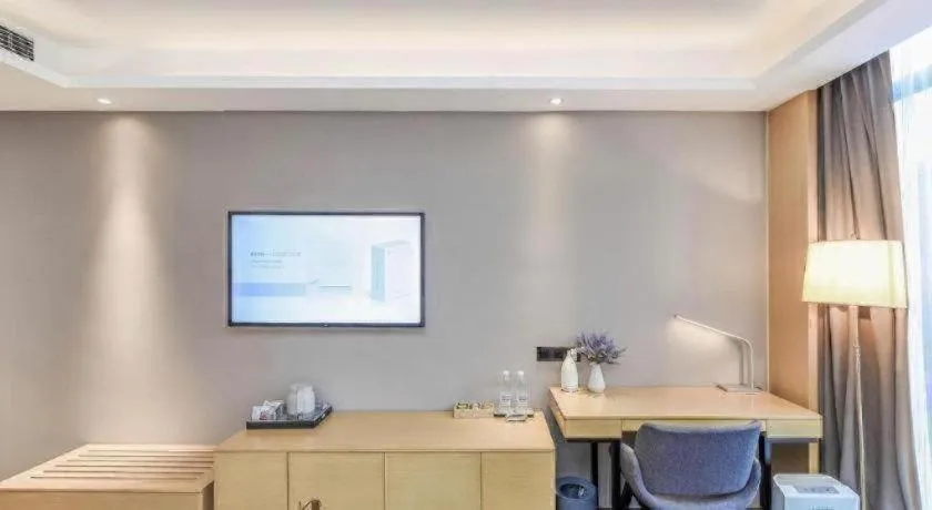 Lavande Hotel·Xishuangbanna Jinghong Songkran Square