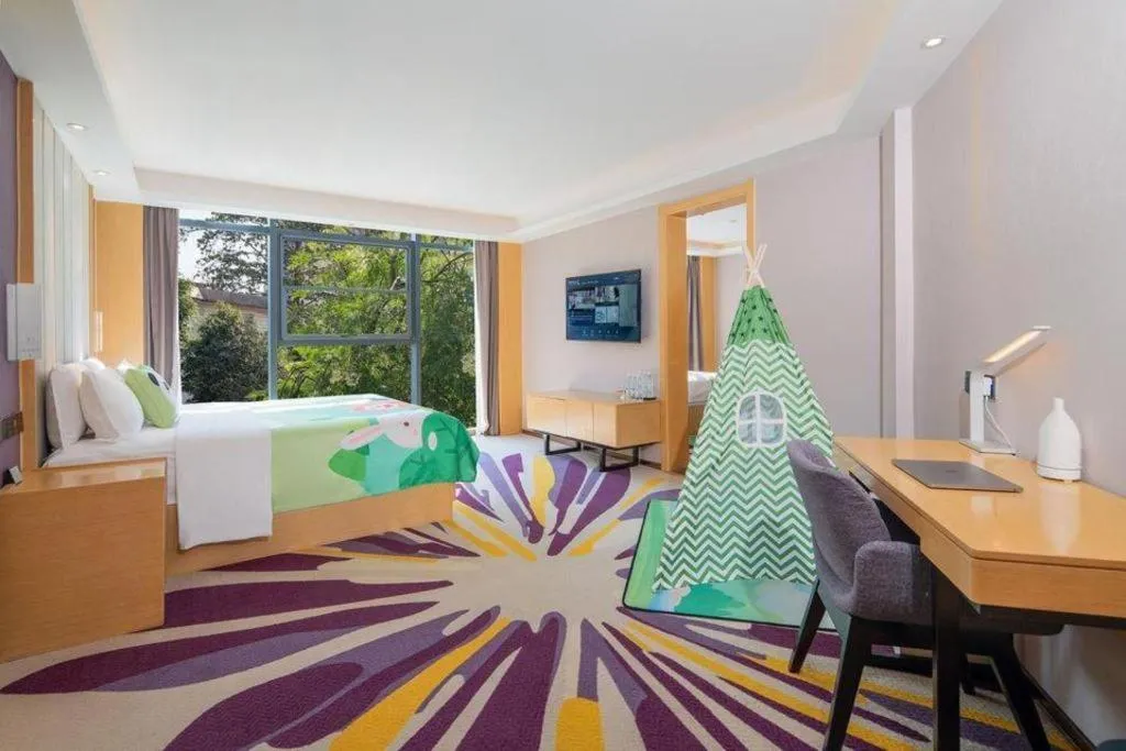 Lavande Hotel·Xishuangbanna Jinghong Songkran Square