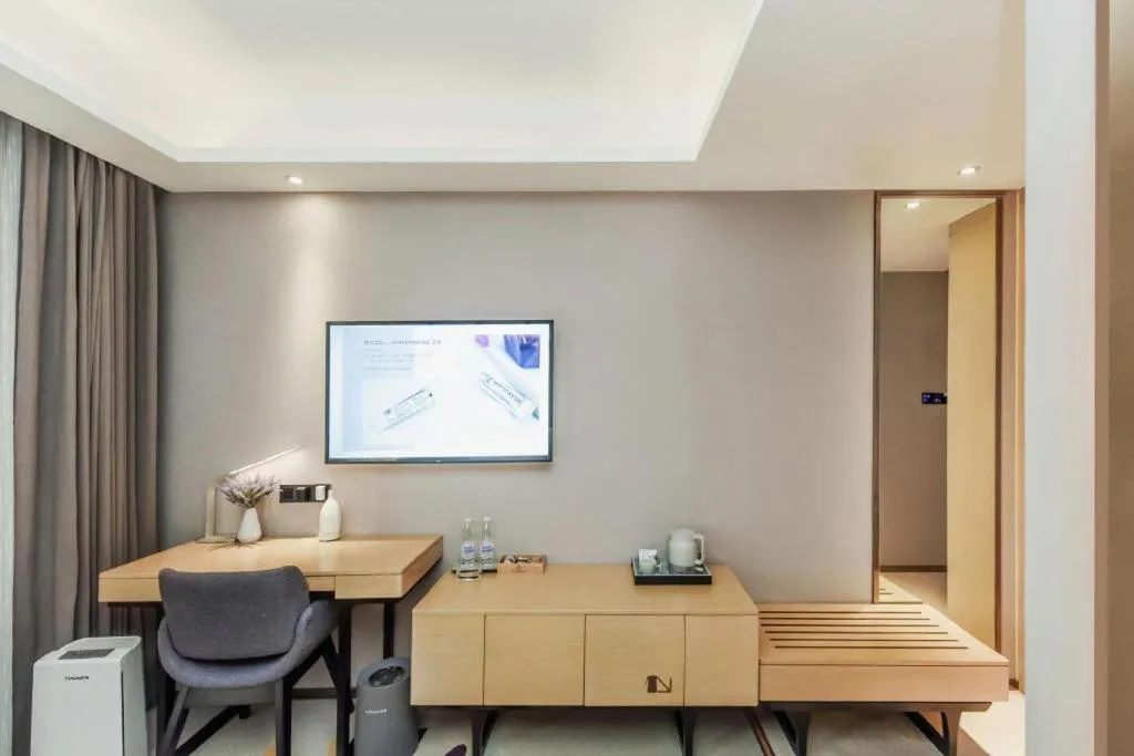 Lavande Hotel·Xishuangbanna Jinghong Songkran Square