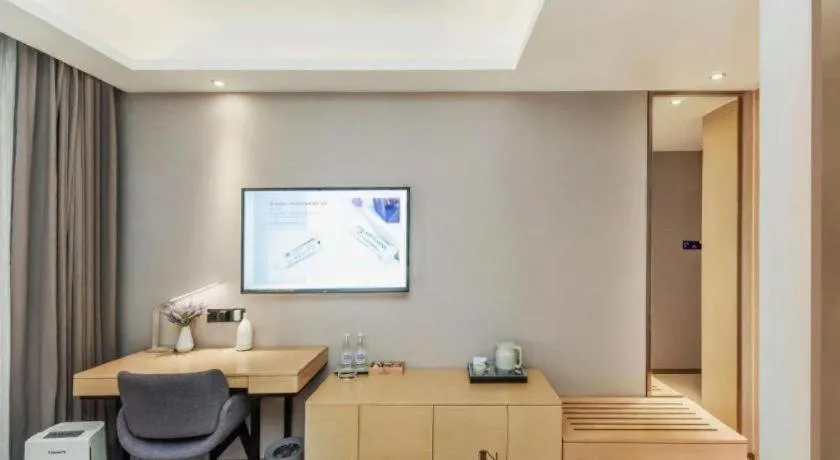 Lavande Hotel·Xishuangbanna Jinghong Songkran Square