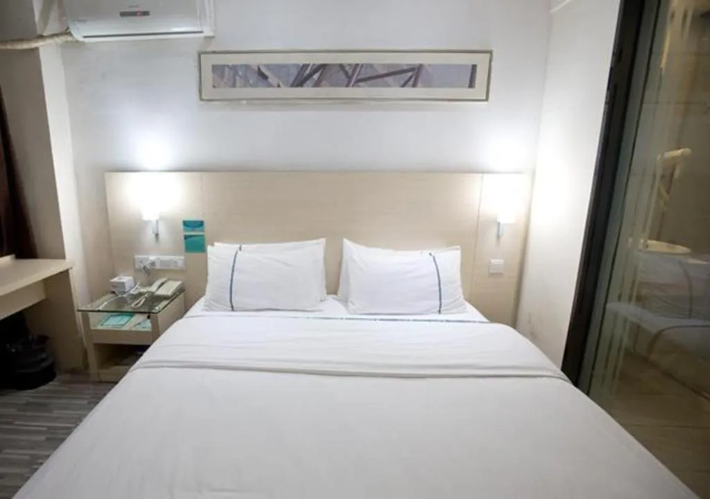 Bed in City Comfort Inn Yulin Bobai Pedestrian Street