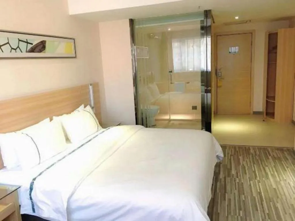 Bed in City Comfort Inn Chibi Railway Station