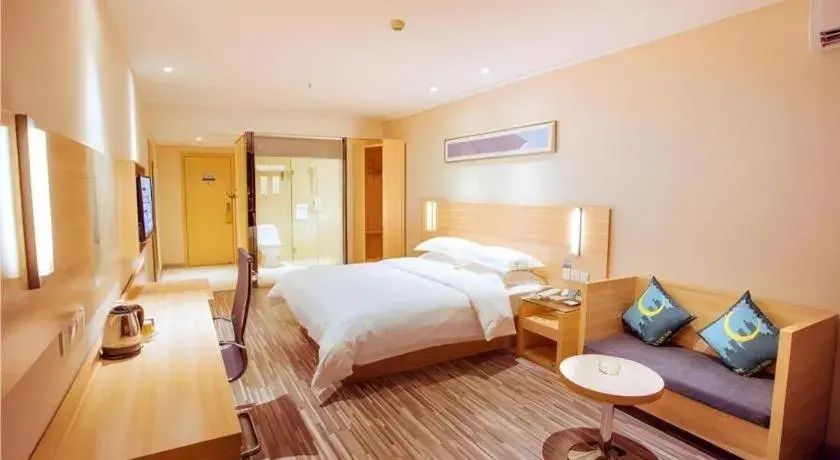 Bed in City Comfort Inn Chibi Railway Station Bed in City Comfort Inn Chibi Railway Station