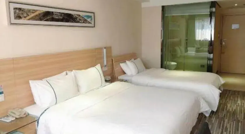 Bed in City Comfort Inn Chibi Railway Station Bed in City Comfort Inn Chibi Railway Station