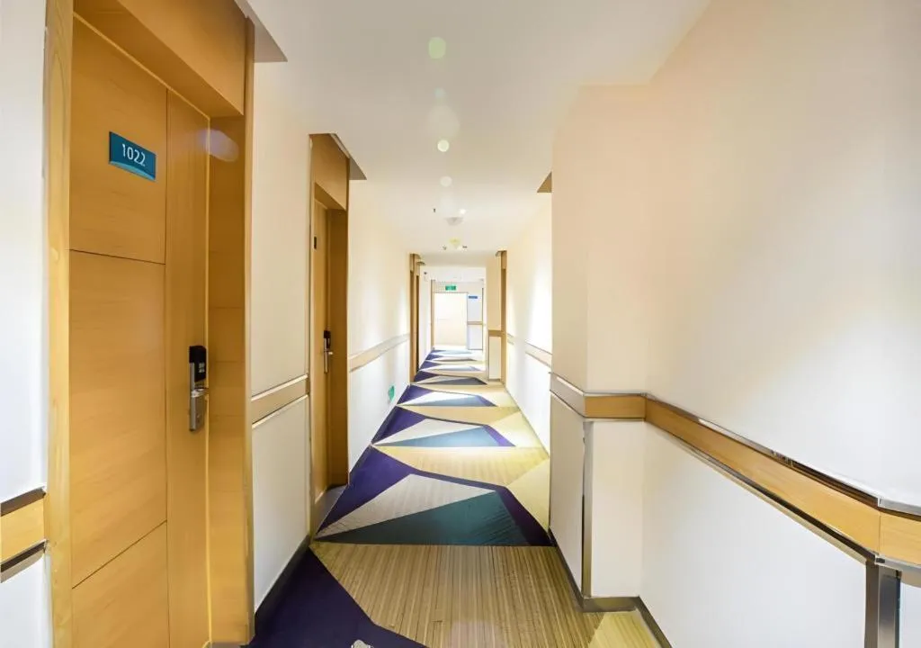 Bed in City Comfort Inn Nanning Guangxi University