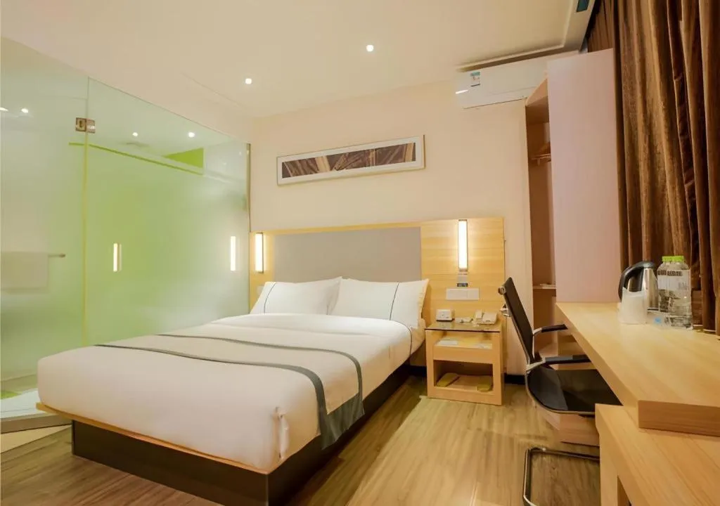 Bed in City Comfort Inn Nanning Guangxi University