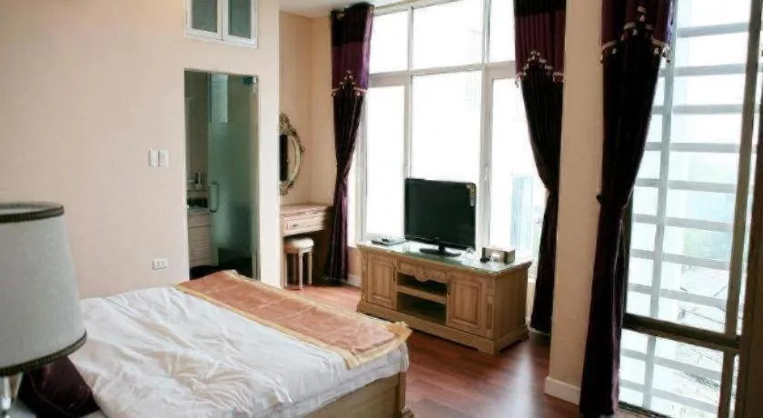 Bed in Hanoi Milan Hotel