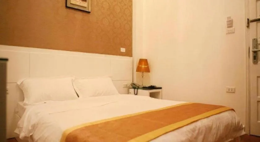 Bed in Hanoi Milan Hotel