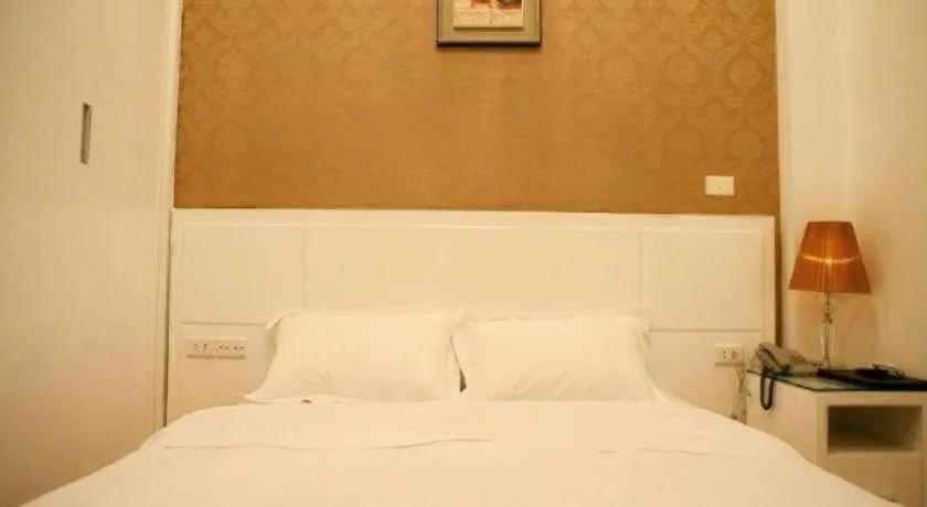 Bed in Hanoi Milan Hotel