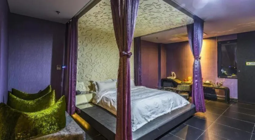 Bed in Qingdao Hengbo Hotel