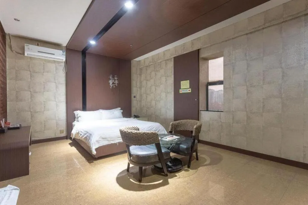 Bed in Qingdao Hengbo Hotel