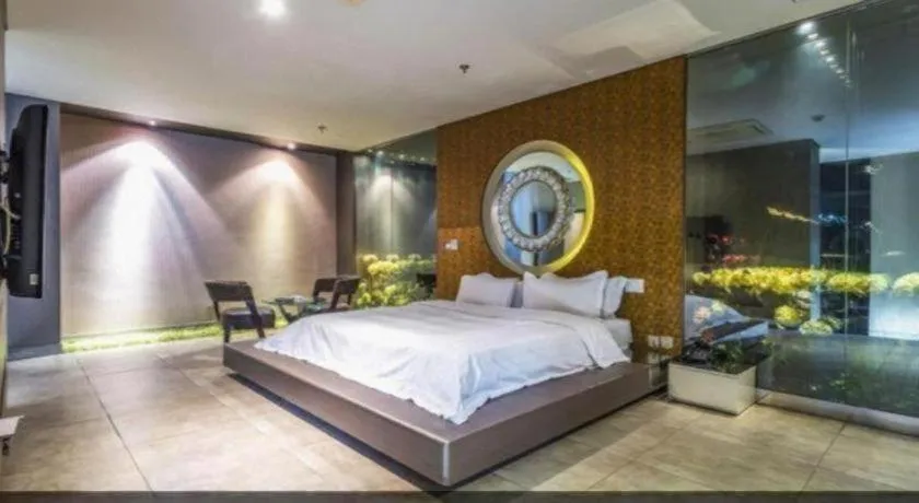 Bed in Qingdao Hengbo Hotel