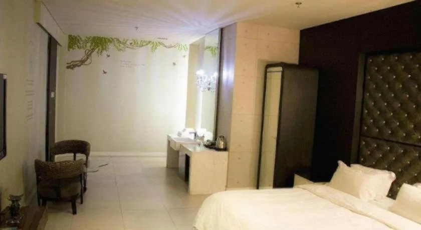 Bed in Qingdao Hengbo Hotel