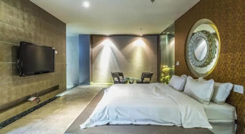 Bed in Qingdao Hengbo Hotel