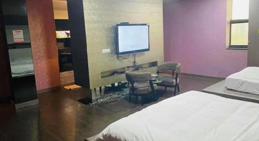 Bed in Qingdao Hengbo Hotel