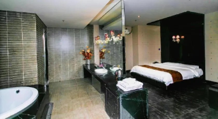 Bed in Qingdao Hengbo Hotel