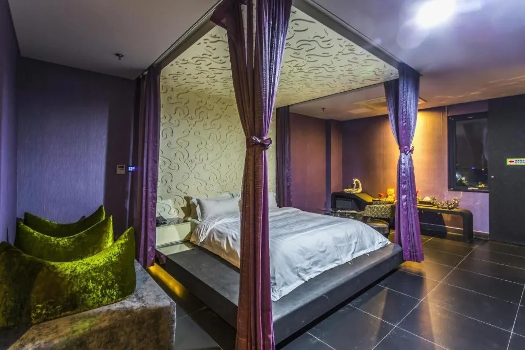 Bed in Qingdao Hengbo Hotel