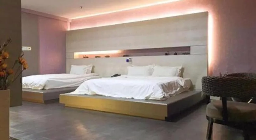 Bed in Qingdao Hengbo Hotel