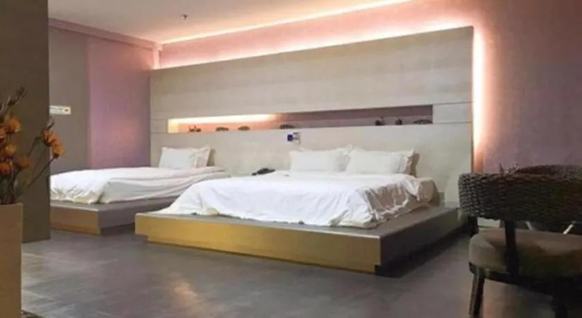 Bed in Qingdao Hengbo Hotel