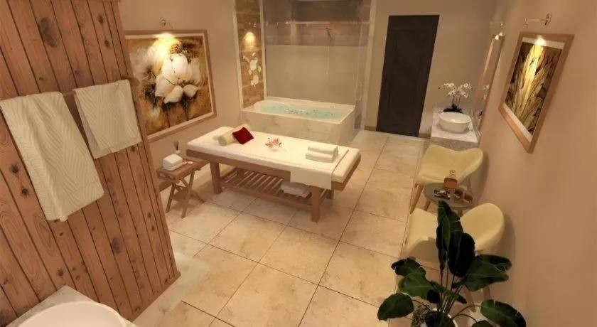 Marissa Hotel & Spa Hai Tien