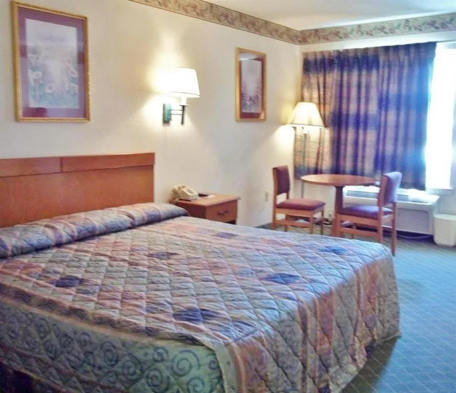 America's Best Inn - Brinkley