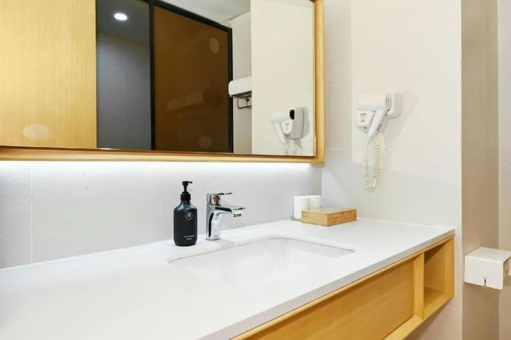 JI Hotel Shanghai Hongqiao Yan'an Xi Road