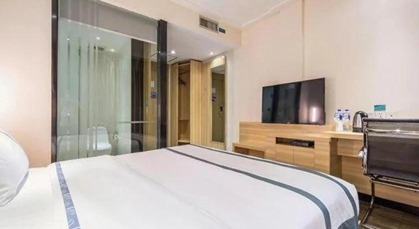 Bed in City Comfort Inn Wuzhou Wangcheng Square