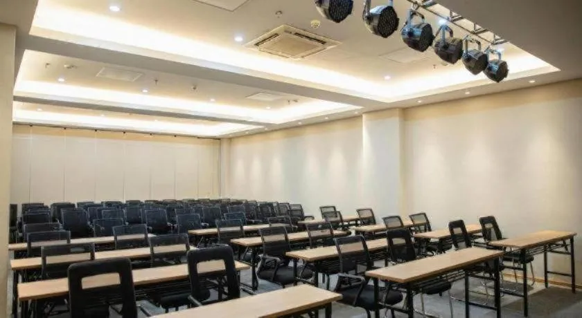 JI Hotel Dalian Xinghai Park