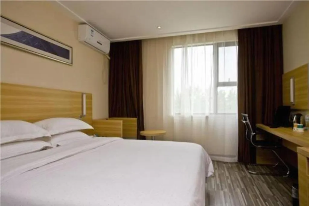 Bed in City Comfort Inn Wuhan Miaoshan