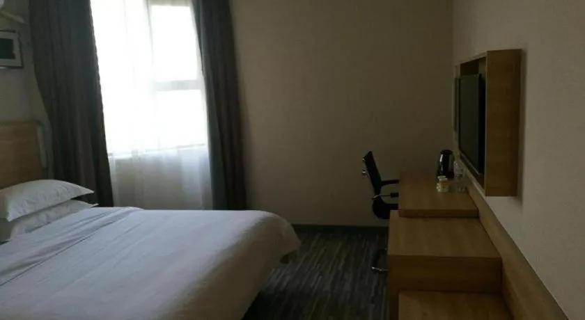 Bed in City Comfort Inn Wuhan Miaoshan